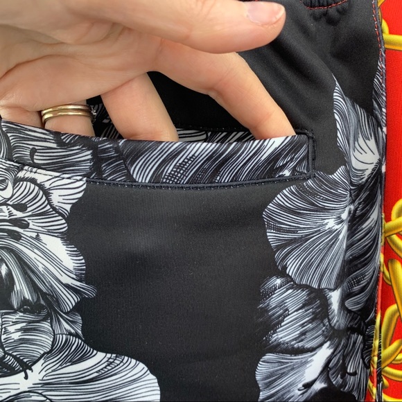 Reason Graphic Print Chain Link Floral Shorts Sm - Picture 4 of 10